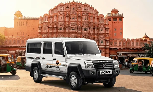 Tempo Mega Traveller